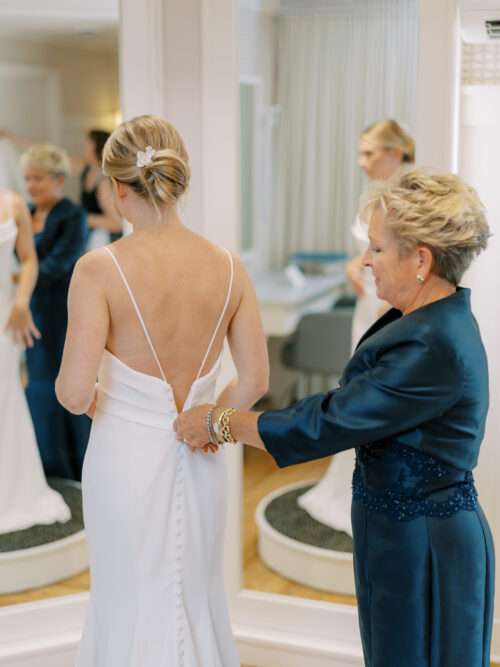 Bride preparation for a September wedding at the Darby House outside Columbus, Ohio