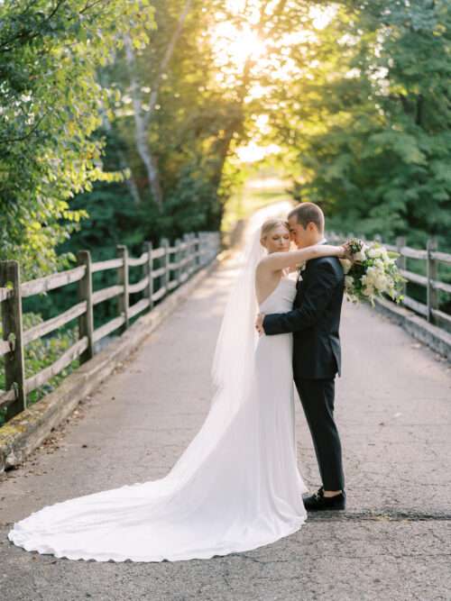 Bride and Groom wedding photos at the Darby House near Columbus, Ohio