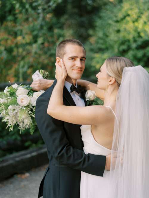 Bride and Groom wedding photos at the Darby House near Columbus, Ohio