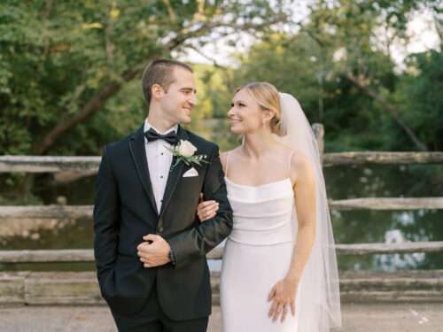 Bride and Groom wedding photos at the Darby House near Columbus, Ohio