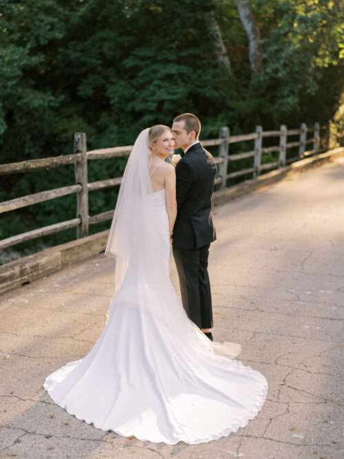 Bride and Groom wedding photos at the Darby House near Columbus, Ohio