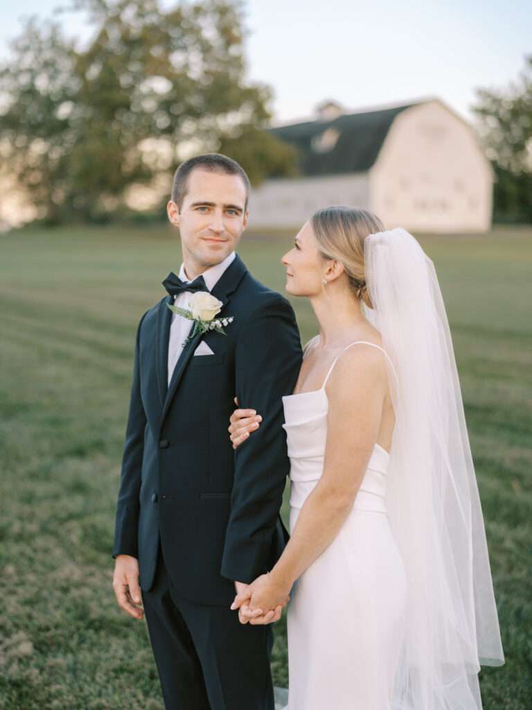 Bride and Groom wedding photos at the Darby House near Columbus, Ohio