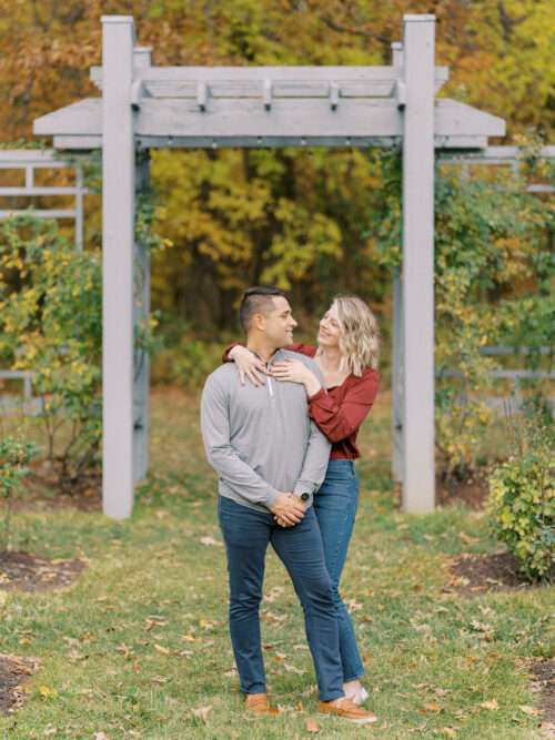 Inniswood Garden engagement photos at the peak of fall color for Jill and Kevin's Columbus engagement session