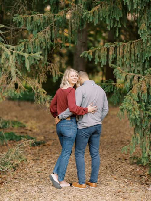 Inniswood Garden engagement photos at the peak of fall color for Jill and Kevin's Columbus engagement session