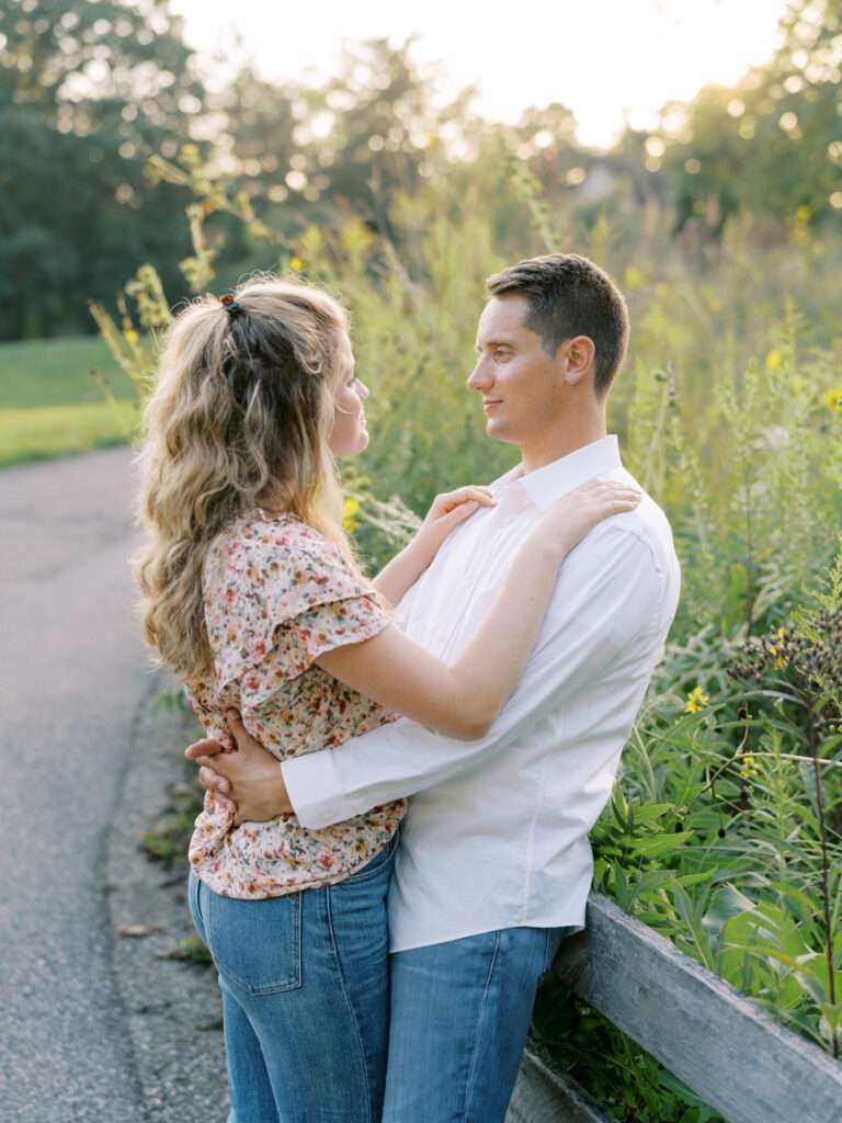 Sunset engagement photos at Inniswood Garden in Columbus