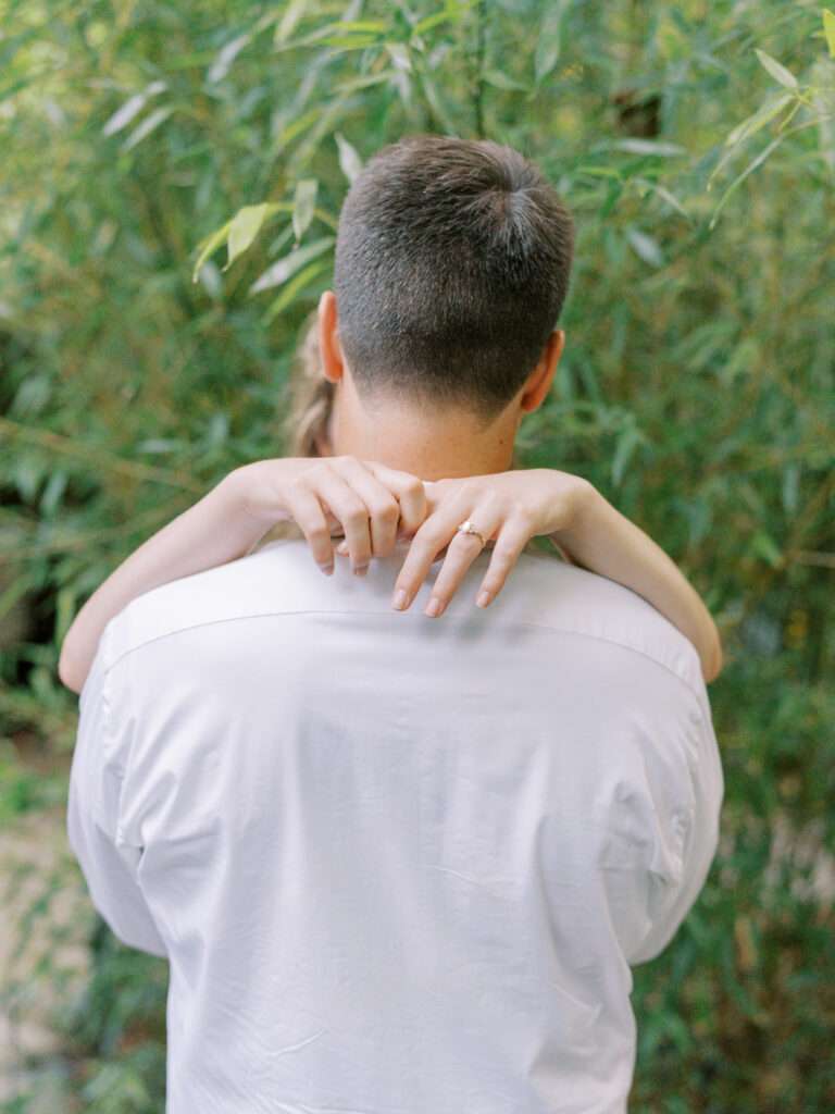 Sunset engagement photos at Inniswood Garden in Columbus