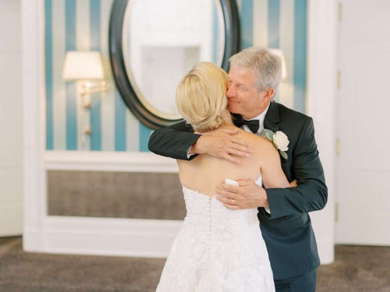 New Albany Country Club wedding photos from a small, intimate late summer wedding 