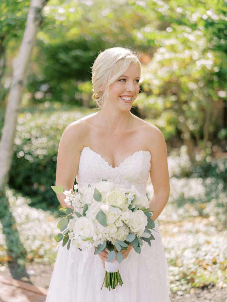 Bride and Groom photos at New Albany Country Club from a small, intimate late summer wedding 