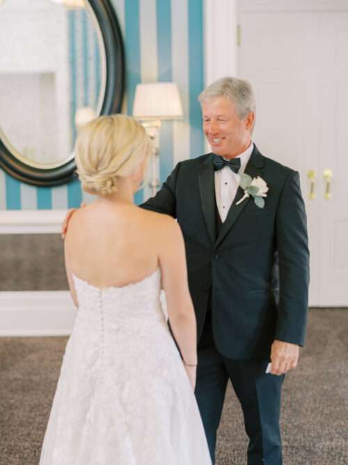 New Albany Country Club wedding photos from a small, intimate late summer wedding 