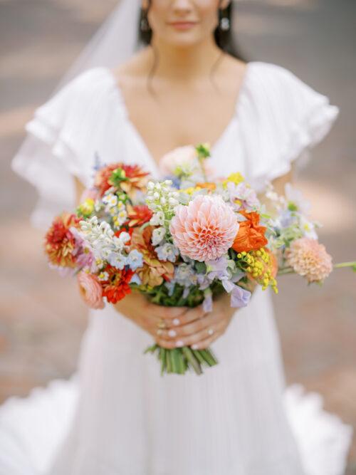 Natural and organic summer wedding photos filled with bold colors at the Club at Hillbrook in Chagrin Falls, Ohio