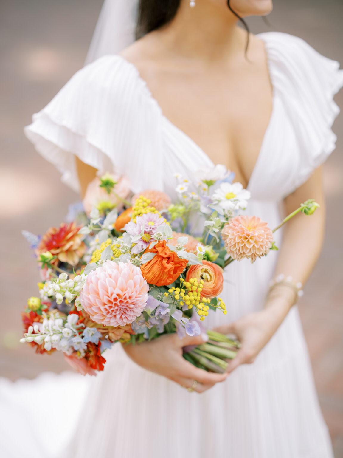 Natural and organic summer wedding photos filled with bold colors at the Club at Hillbrook in Chagrin Falls, Ohio