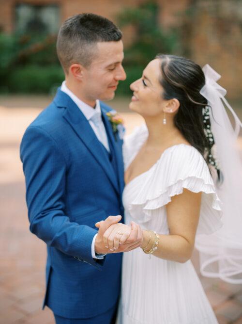 Natural and organic summer wedding photos filled with bold colors at the Club at Hillbrook in Chagrin Falls, Ohio