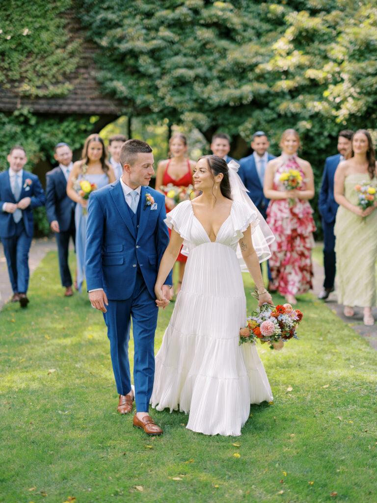 Natural and organic summer wedding photos filled with bold colors at the Club at Hillbrook in Chagrin Falls, Ohio