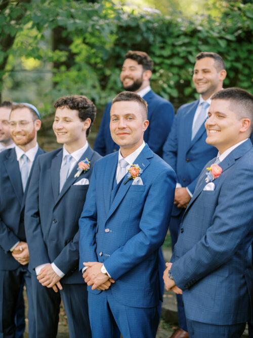 Natural and organic summer wedding photos filled with bold colors at the Club at Hillbrook in Chagrin Falls, Ohio