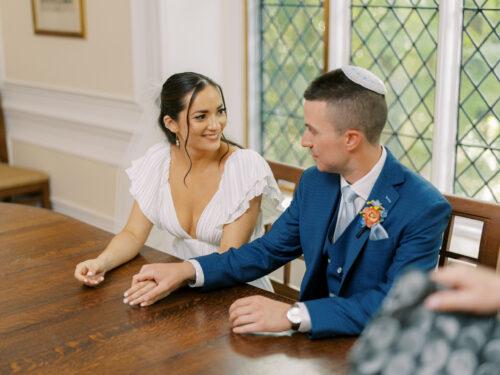 Natural and organic summer wedding photos filled with bold colors at the Club at Hillbrook in Chagrin Falls, Ohio