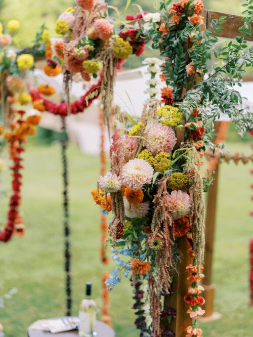 Natural and organic summer wedding photos filled with bold colors at the Club at Hillbrook in Chagrin Falls, Ohio