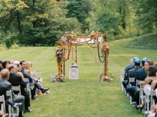 Natural and organic summer wedding photos filled with bold colors at the Club at Hillbrook in Chagrin Falls, Ohio