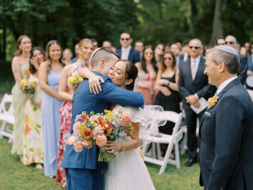 Natural and organic summer wedding photos filled with bold colors at the Club at Hillbrook in Chagrin Falls, Ohio