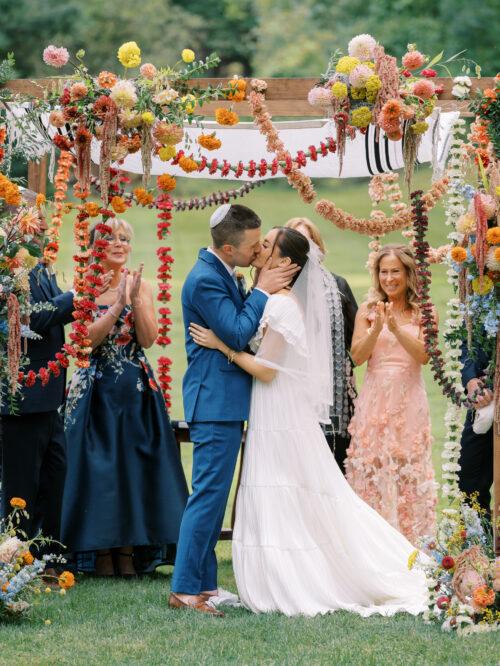 Natural and organic summer wedding photos filled with bold colors at the Club at Hillbrook in Chagrin Falls, Ohio