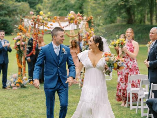 Natural and organic summer wedding photos filled with bold colors at the Club at Hillbrook in Chagrin Falls, Ohio