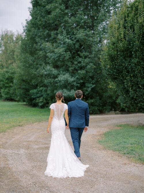 Rural Society at Warwick Farm wedding photos in summer garden style near Mount Vernon, Ohio